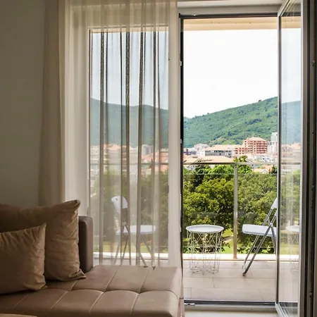 Mina * Budva
